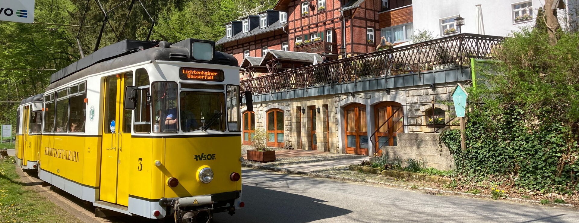 Kirnitzschtalbahn neben dem Forsthaus Kirnitzschtal